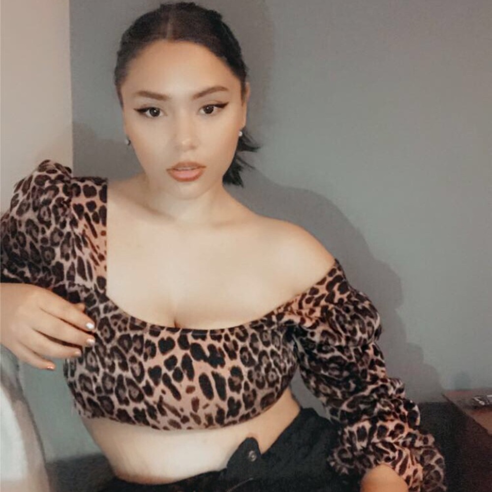 Meet your Posher, Fayria